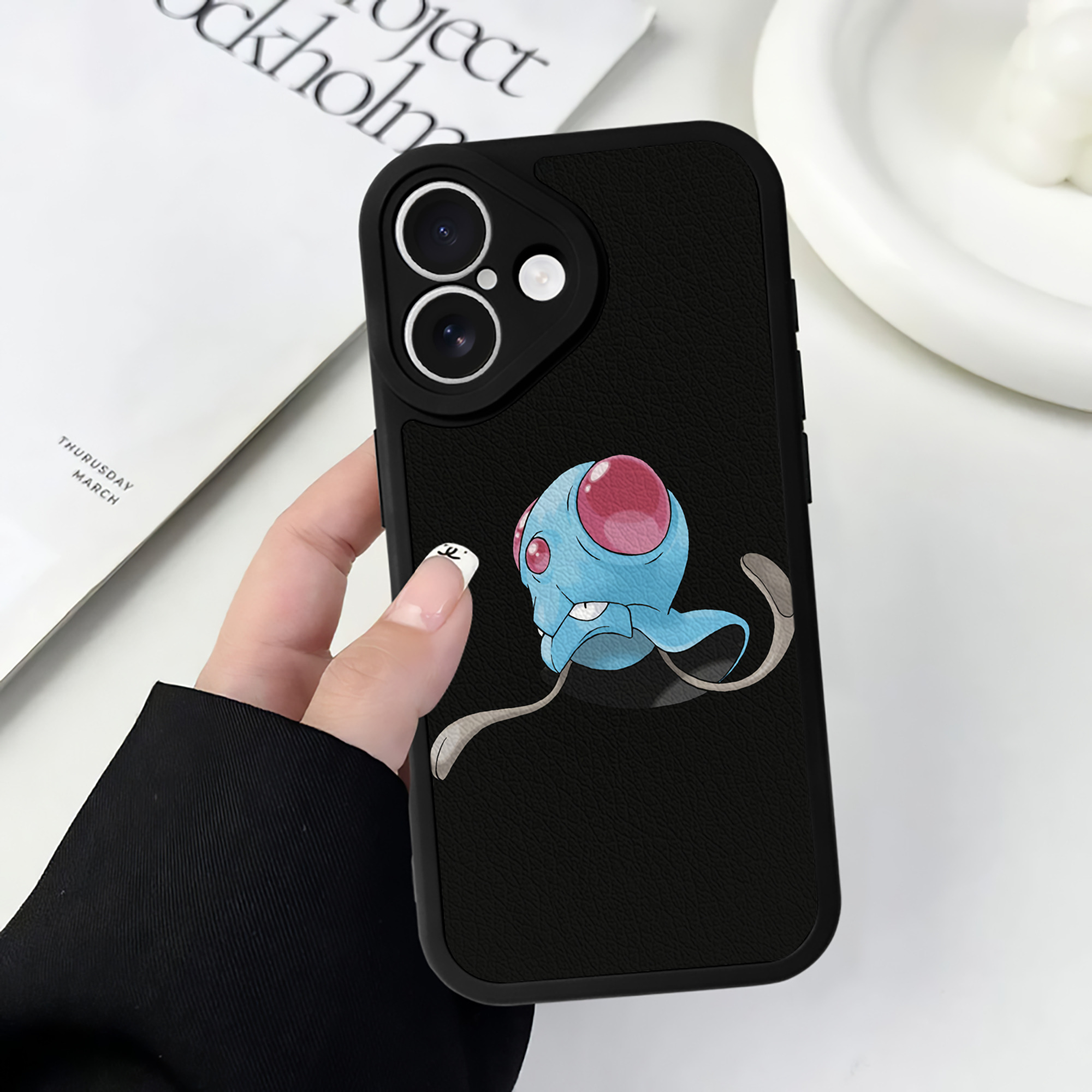 （画像用） ポケットモンスター Pokémon 【iPhone 16シリーズ対応】シリコンスマホケース（レザー調） 材質：シリコン